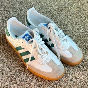 Woman’s green samba